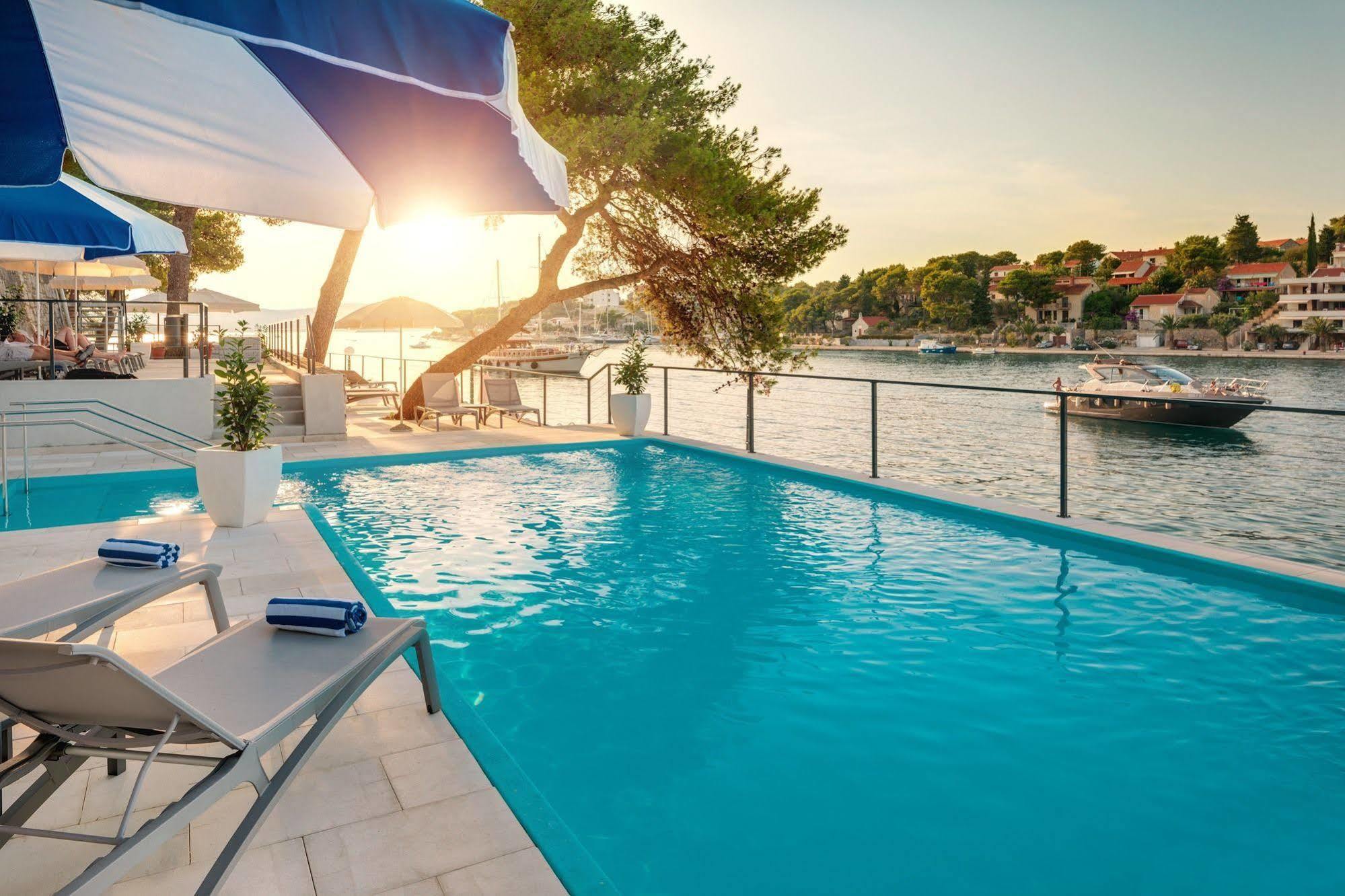 Milna Osam - Adults Only 4*
